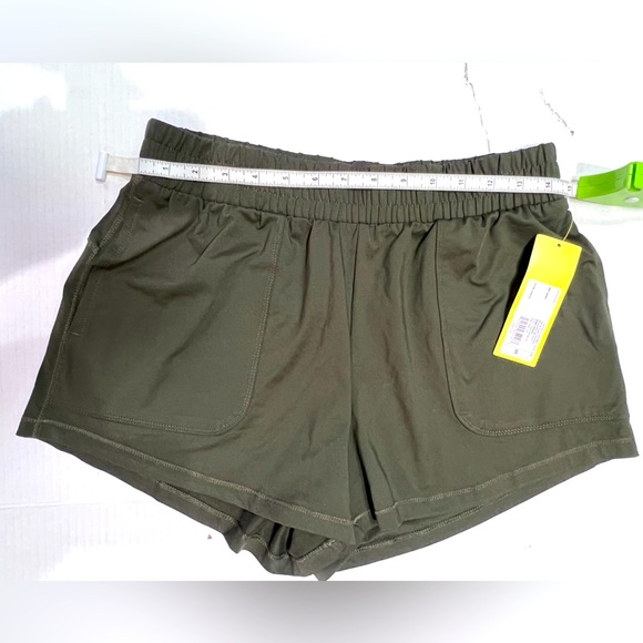 all in motion Pants - NWT All In Motion Women's Casual Pull On Shorts size S Olive Green